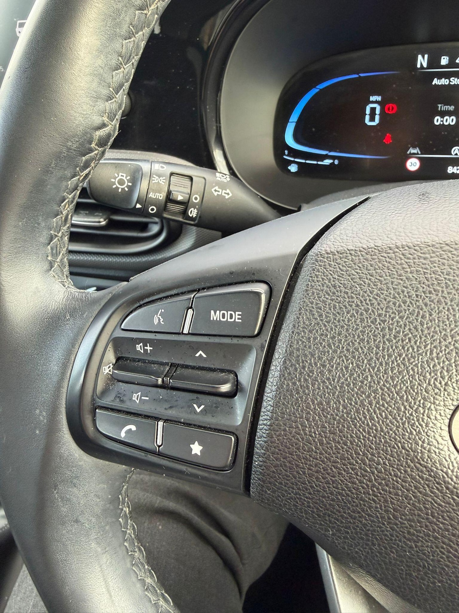 Used Hyundai i10 2023 for sale - 76991499: Photo 31