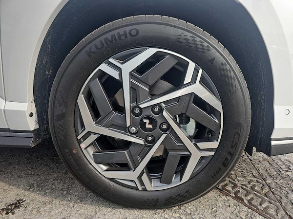 Used Hyundai KONA 2025 for sale - 75825825: Photo 5