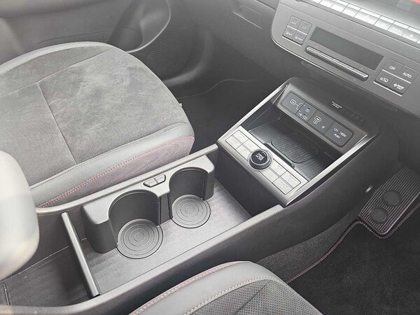 Used Hyundai KONA 2025 for sale - 75825825: Photo 8