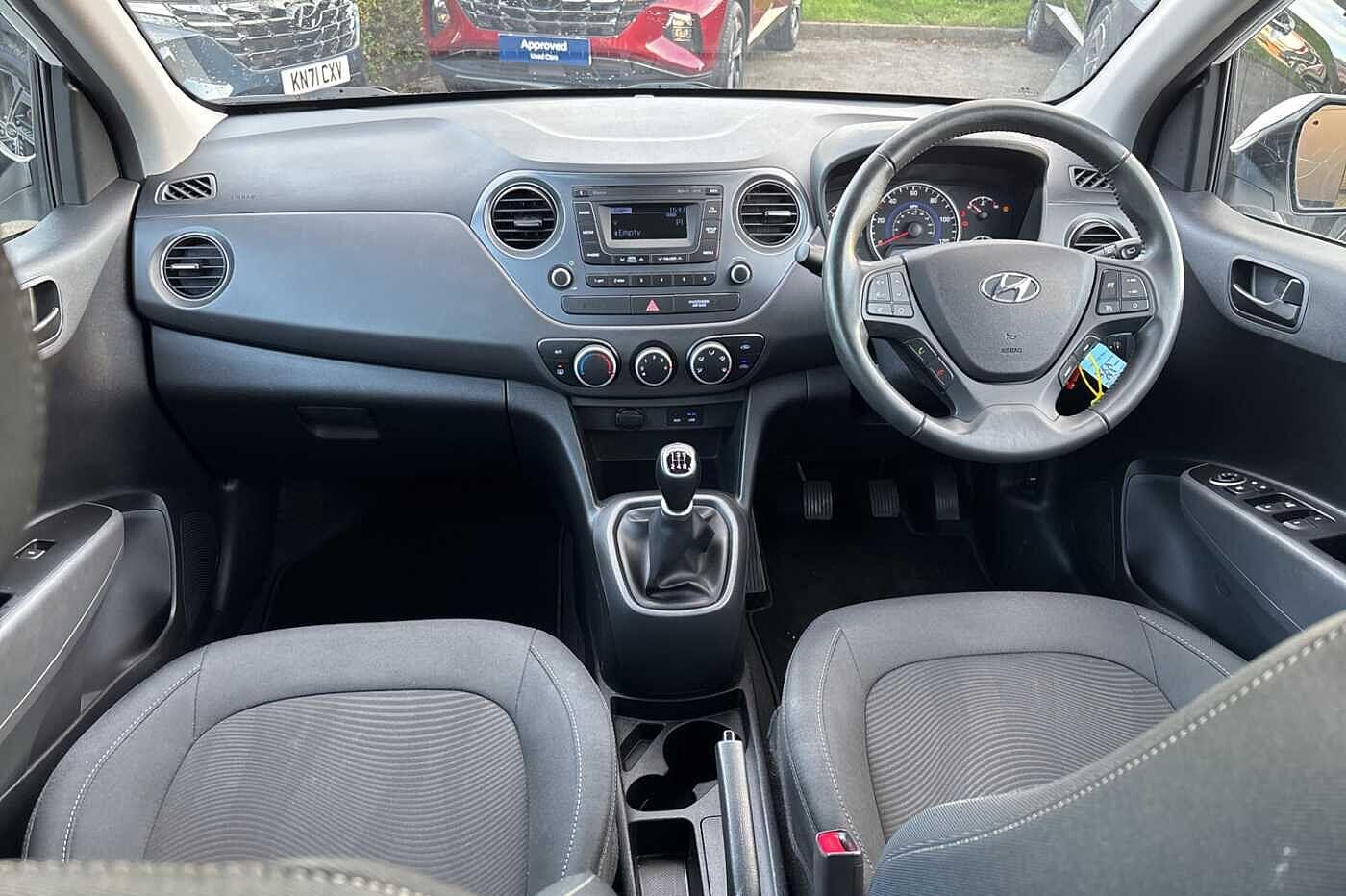 Used Hyundai i10 2019 for sale - 76659361: Photo 9