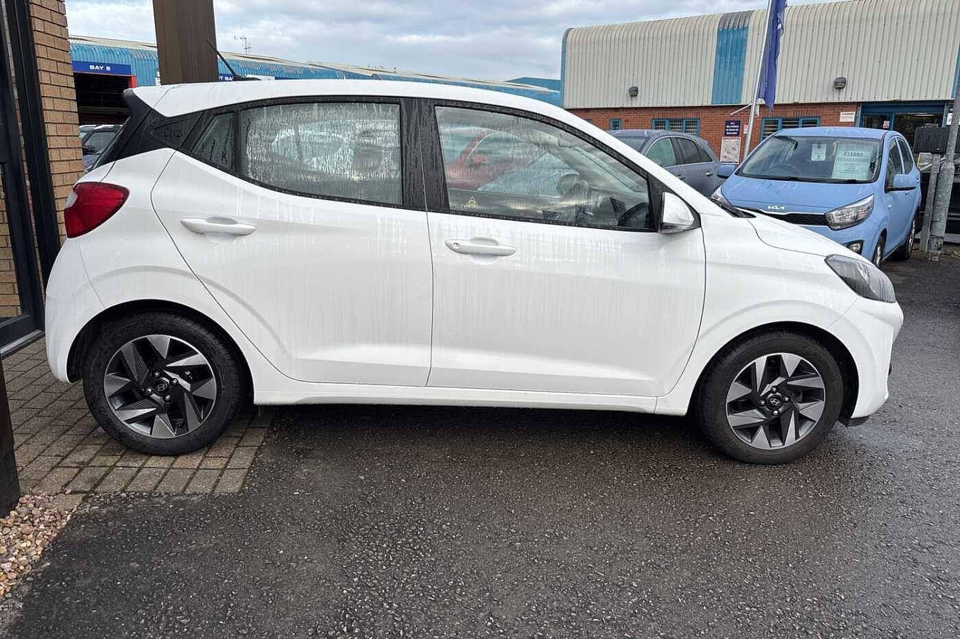 Used Hyundai i10 2023 for sale - 76136178: Photo 4