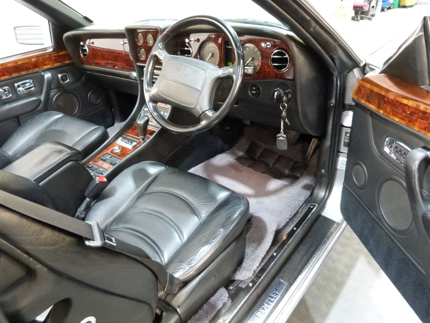 Used Bentley Azure 1999 for sale - 77298452: Photo 33