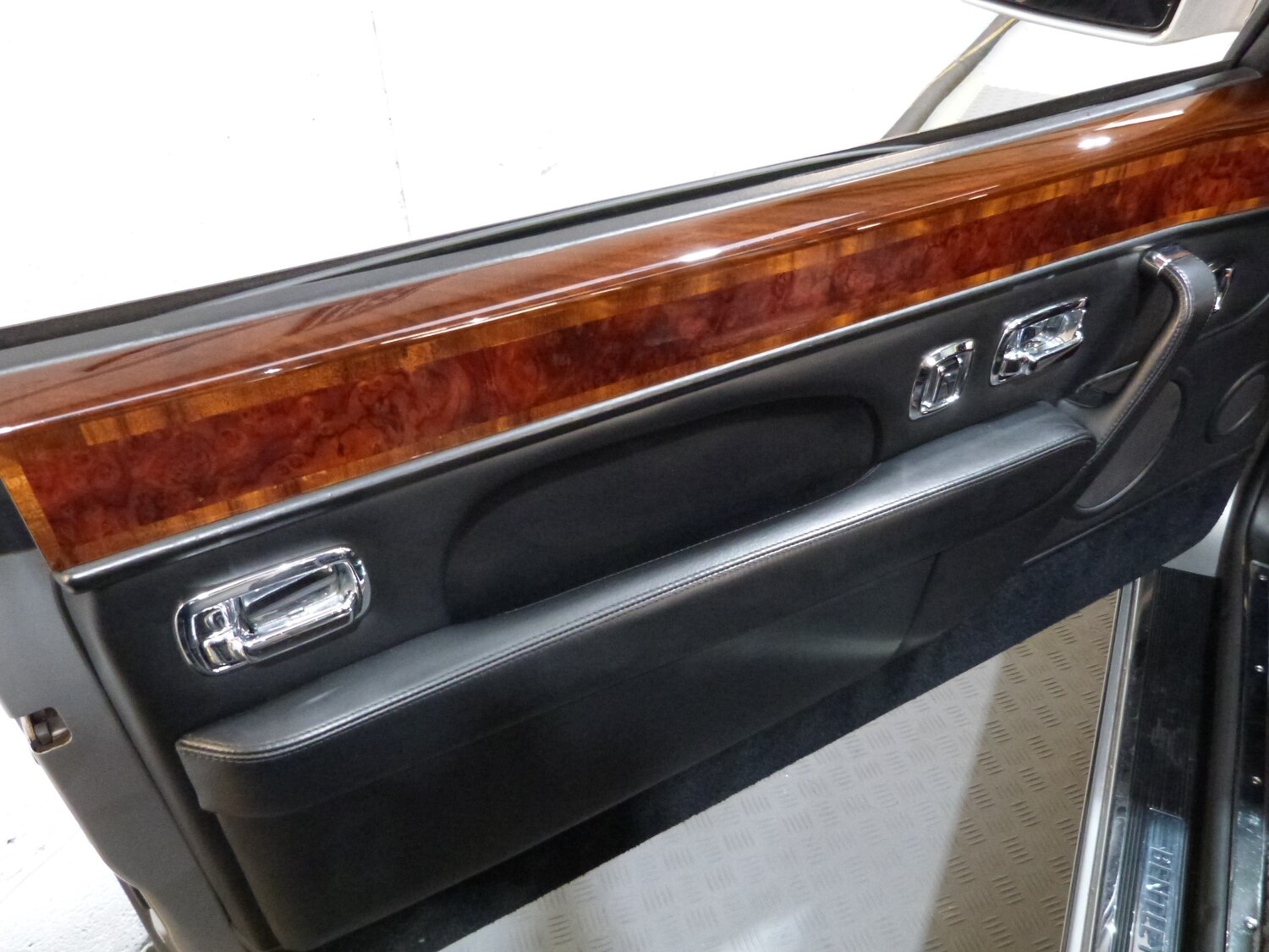 Used Bentley Azure 1999 for sale - 77298452: Photo 44