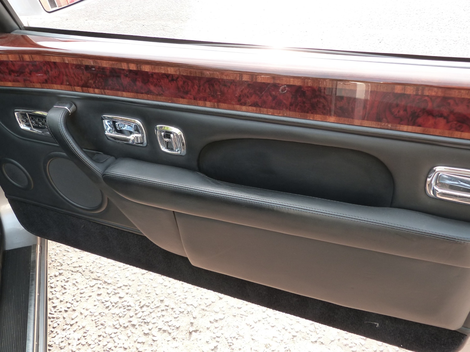 Used Bentley Azure 1999 for sale - 77298452: Photo 76