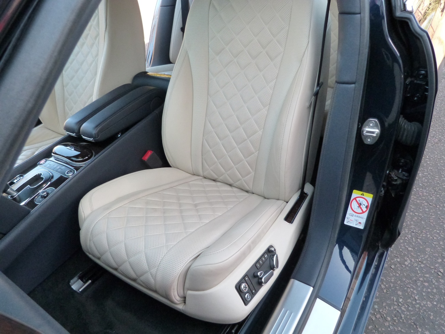 Used Bentley Flying Spur 2016 for sale - 78063890: Photo 44