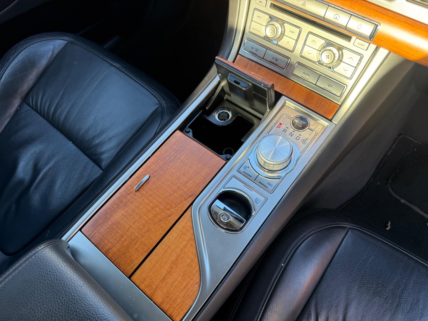 Used Jaguar XF 2010 for sale - 78009346: Photo 17