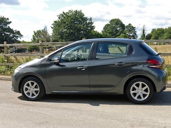 Used Peugeot 208 2016 for sale - 75425115: Photo
