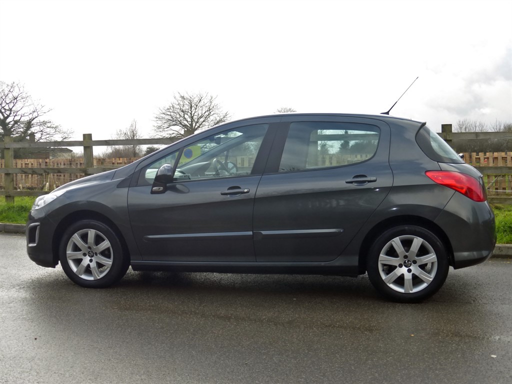 Used Peugeot 308 2013 for sale - 77476688: Photo 4