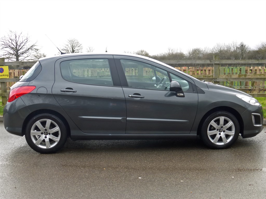 Used Peugeot 308 2013 for sale - 77476688: Photo 5