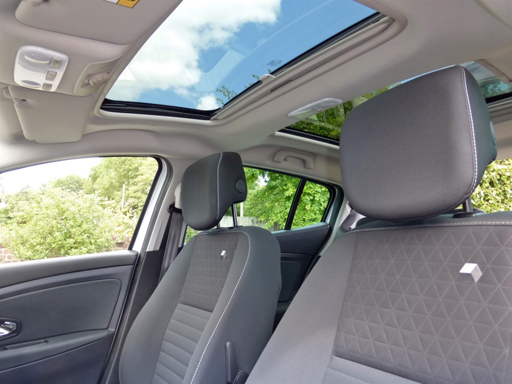 Used Renault Megane 2015 for sale - 76344250: Photo 14