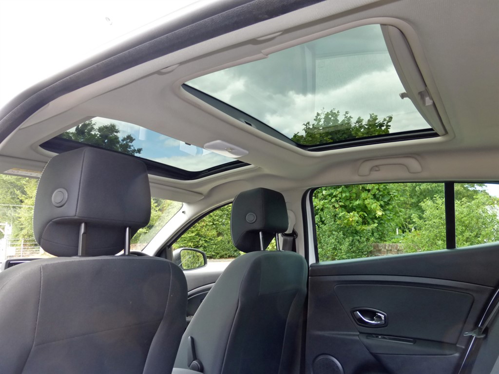 Used Renault Megane 2015 for sale - 76344250: Photo 15