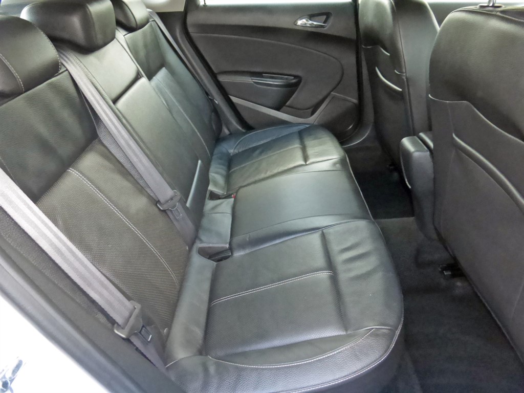 Used Vauxhall Astra 2015 for sale - 77235656: Photo 12