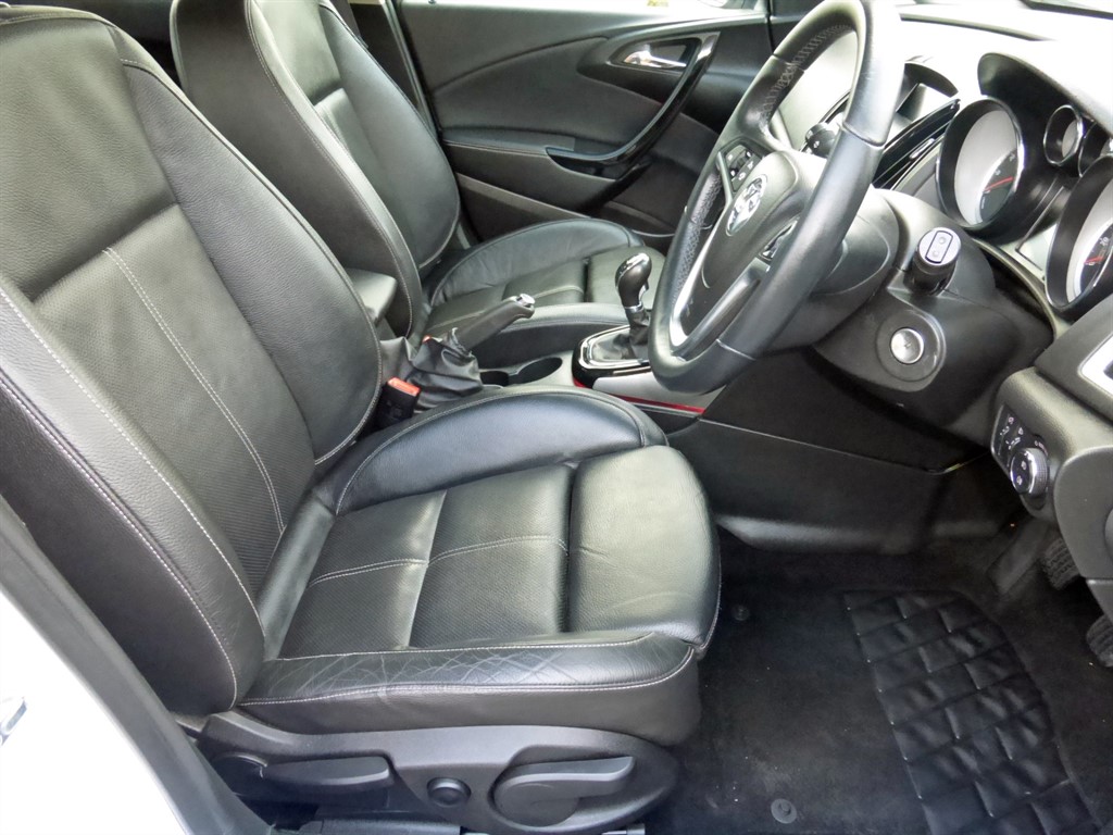 Used Vauxhall Astra 2015 for sale - 77235656: Photo 16