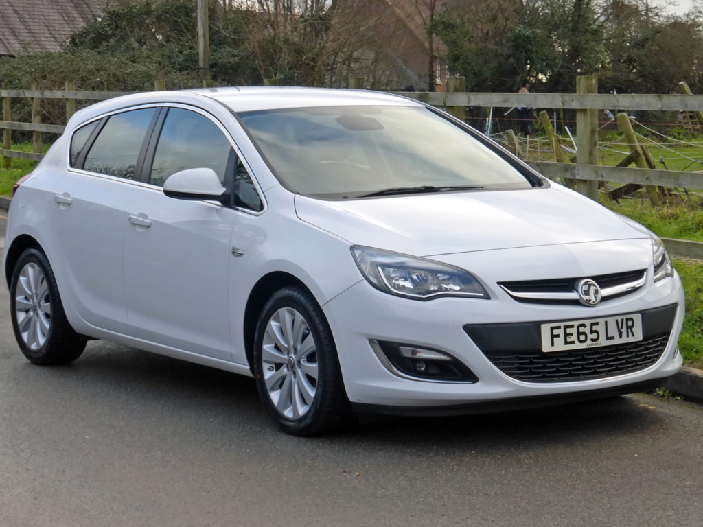 Used Vauxhall Astra 2015 for sale - 77235656: Photo 3