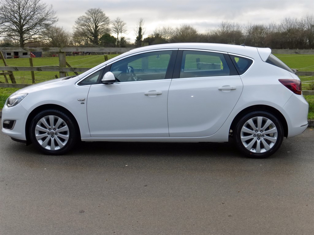 Used Vauxhall Astra 2015 for sale - 77235656: Photo 4