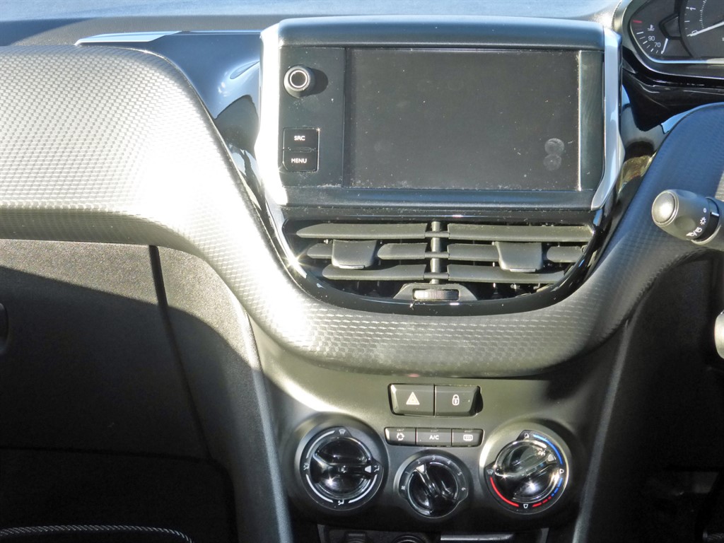 Used Peugeot 208 2017 for sale - 77013249: Photo 19