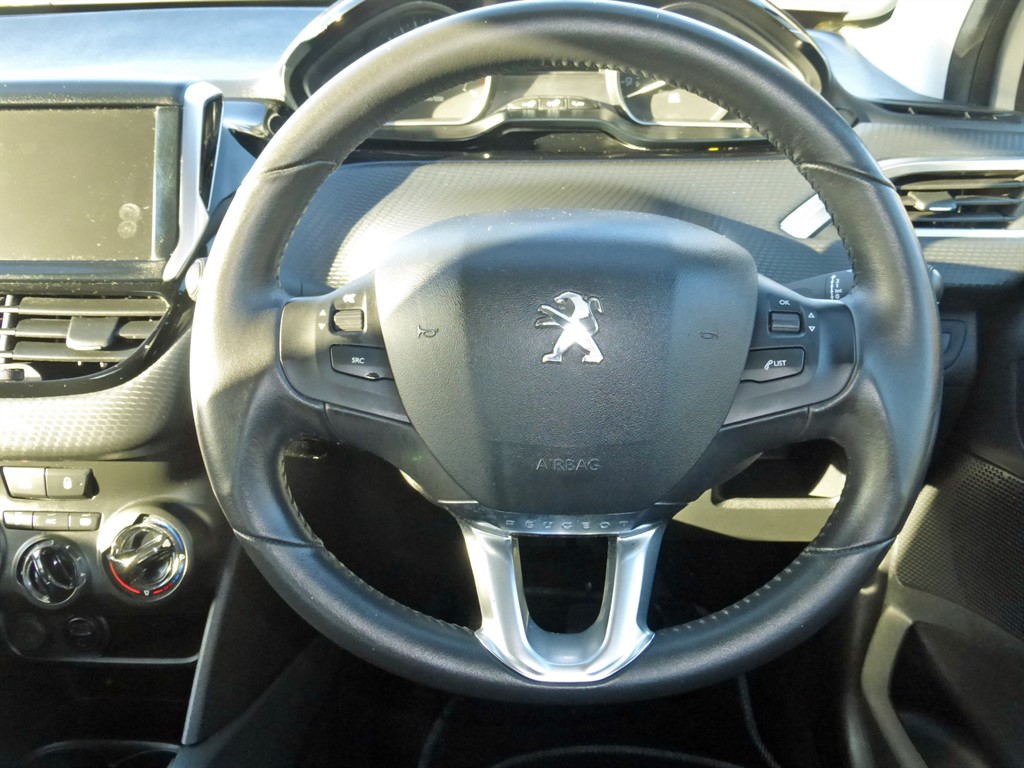 Used Peugeot 208 2017 for sale - 77013249: Photo 20