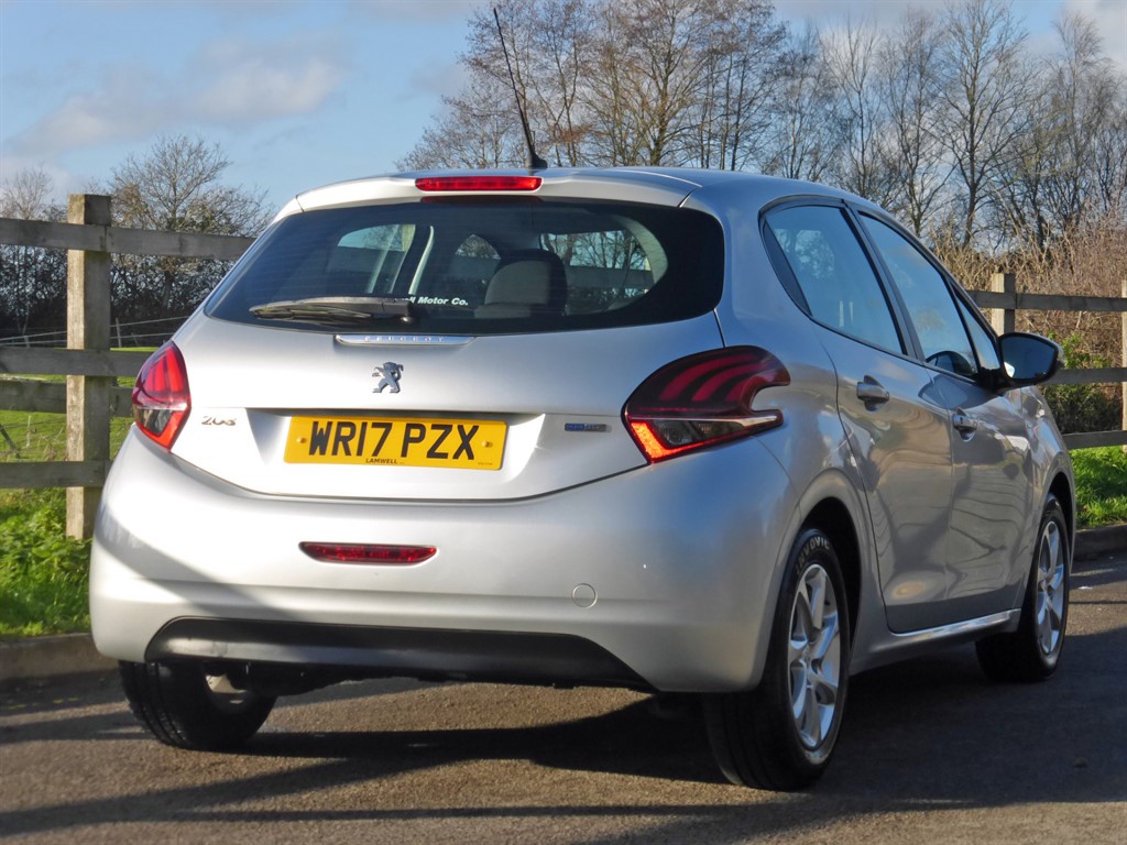 Used Peugeot 208 2017 for sale - 77013249: Photo 8