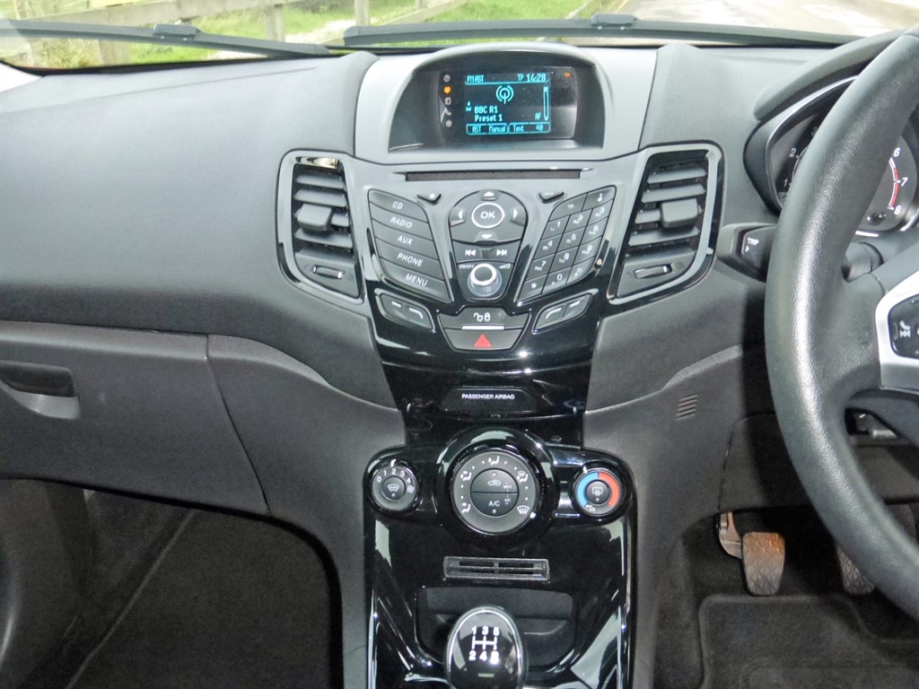 Used Ford Fiesta 2015 for sale - 77300747: Photo 16