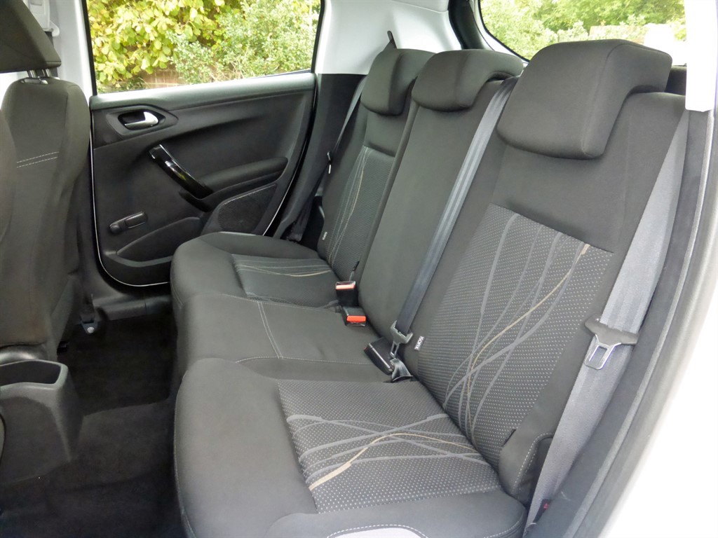 Used Peugeot 208 2014 for sale - 76302549: Photo 10