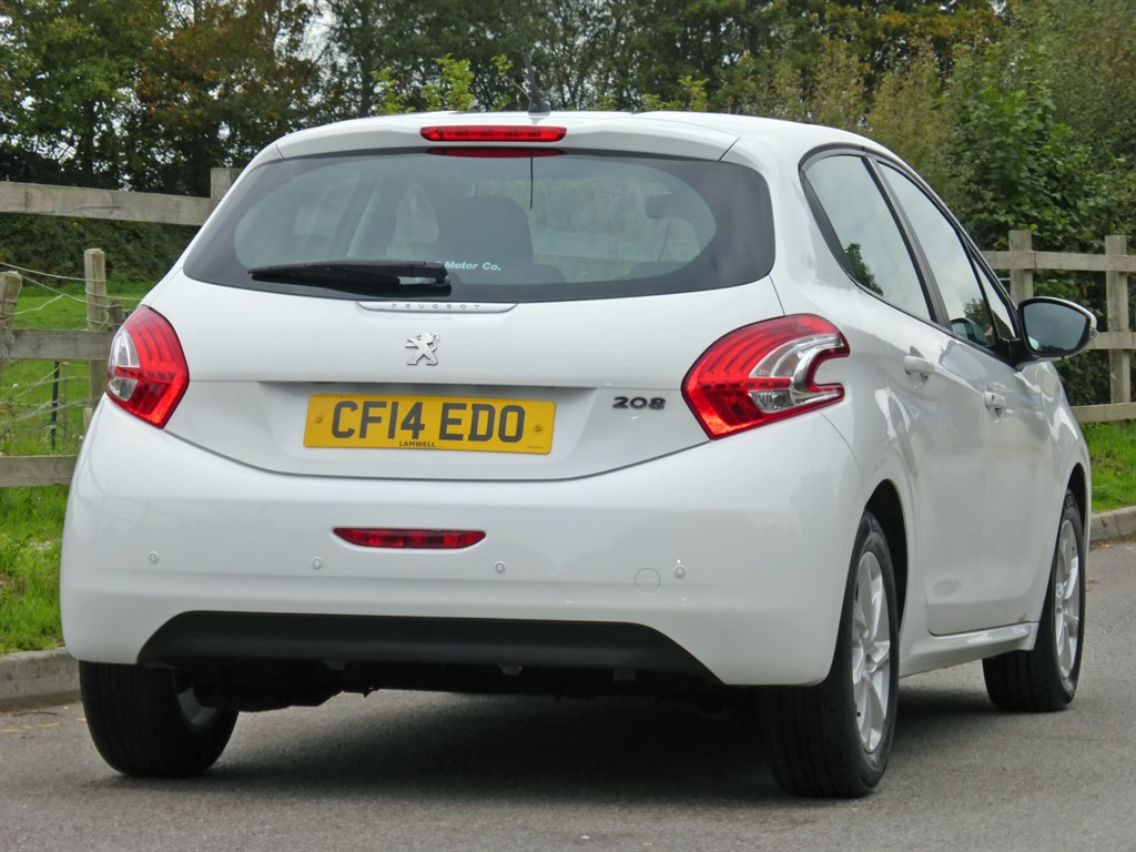 Used Peugeot 208 2014 for sale - 76302549: Photo 8