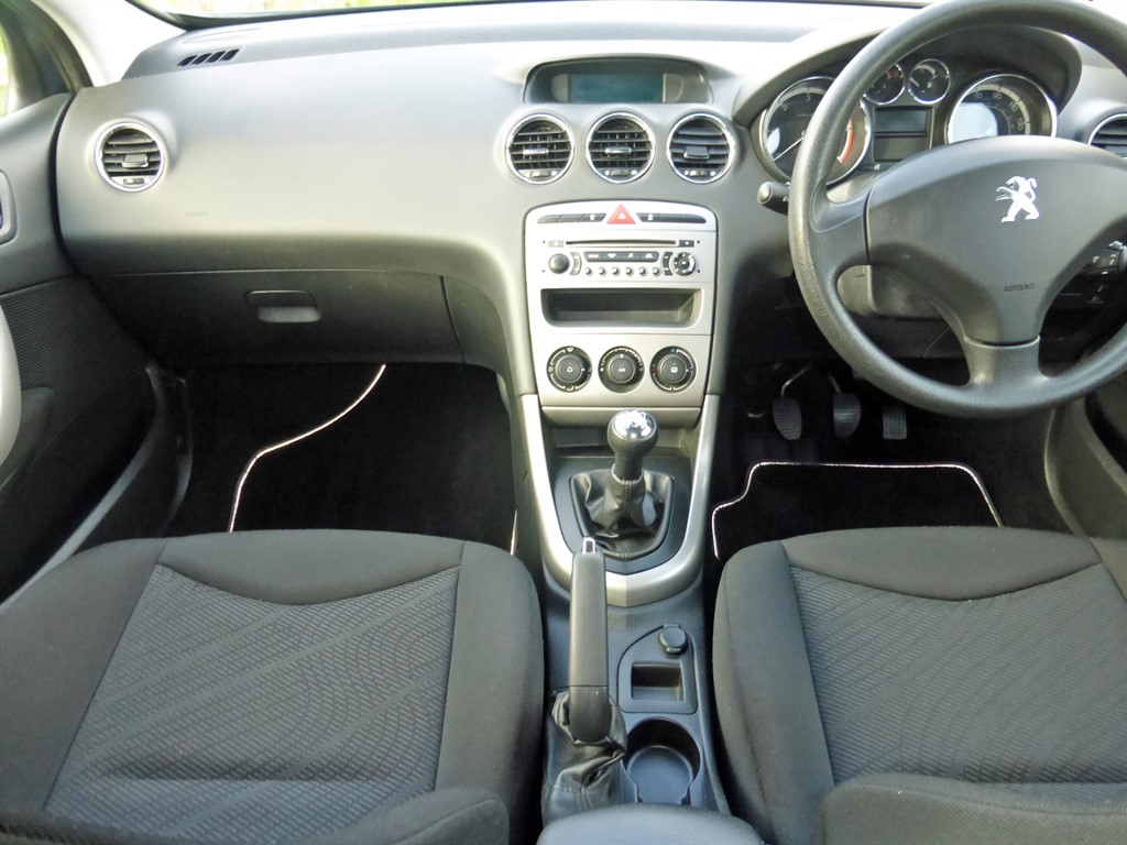 Used Peugeot 308 2014 for sale - 76557099: Photo 15