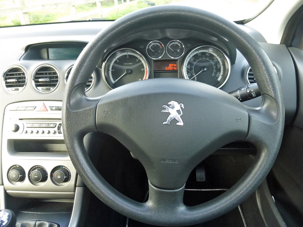 Used Peugeot 308 2014 for sale - 76557099: Photo 18