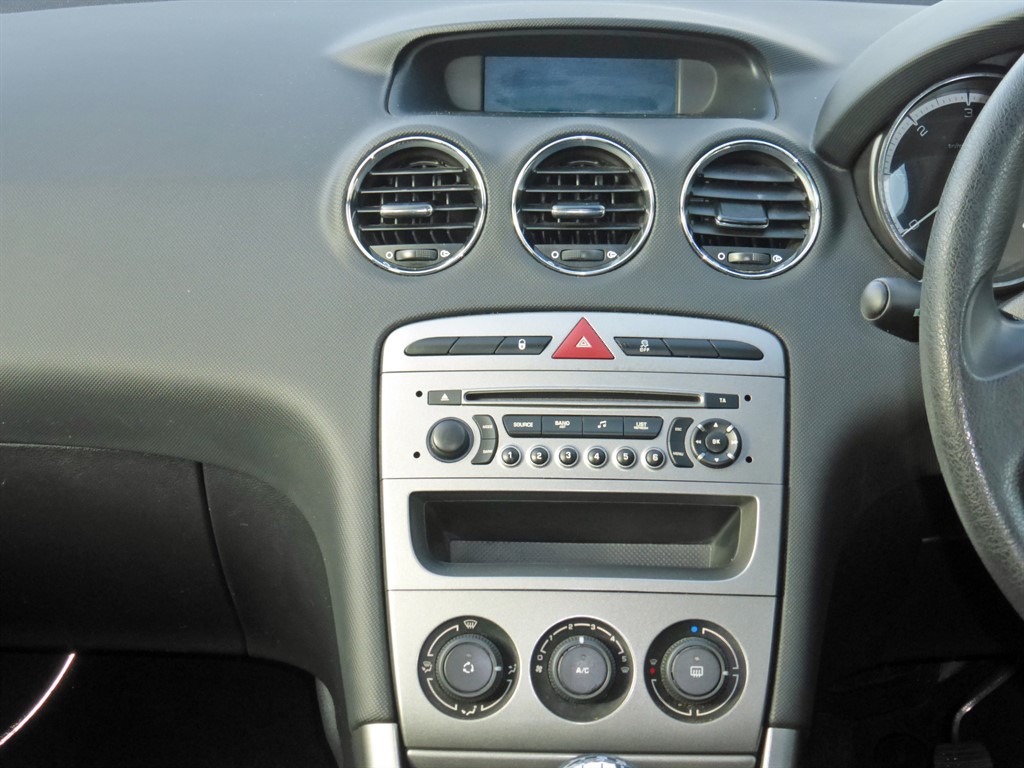 Used Peugeot 308 2014 for sale - 76557099: Photo 19