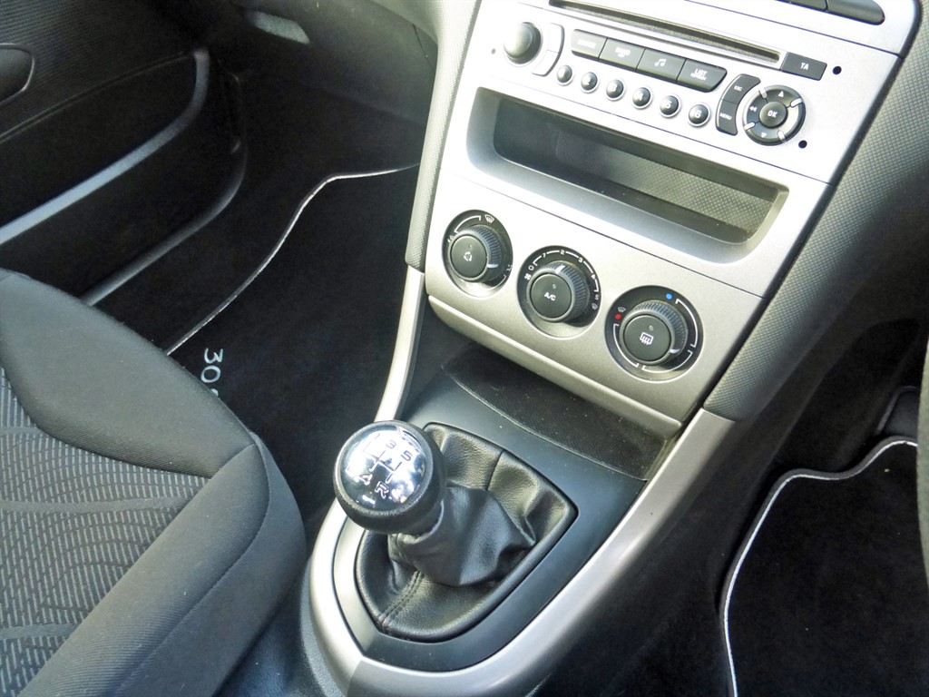 Used Peugeot 308 2014 for sale - 76557099: Photo 20