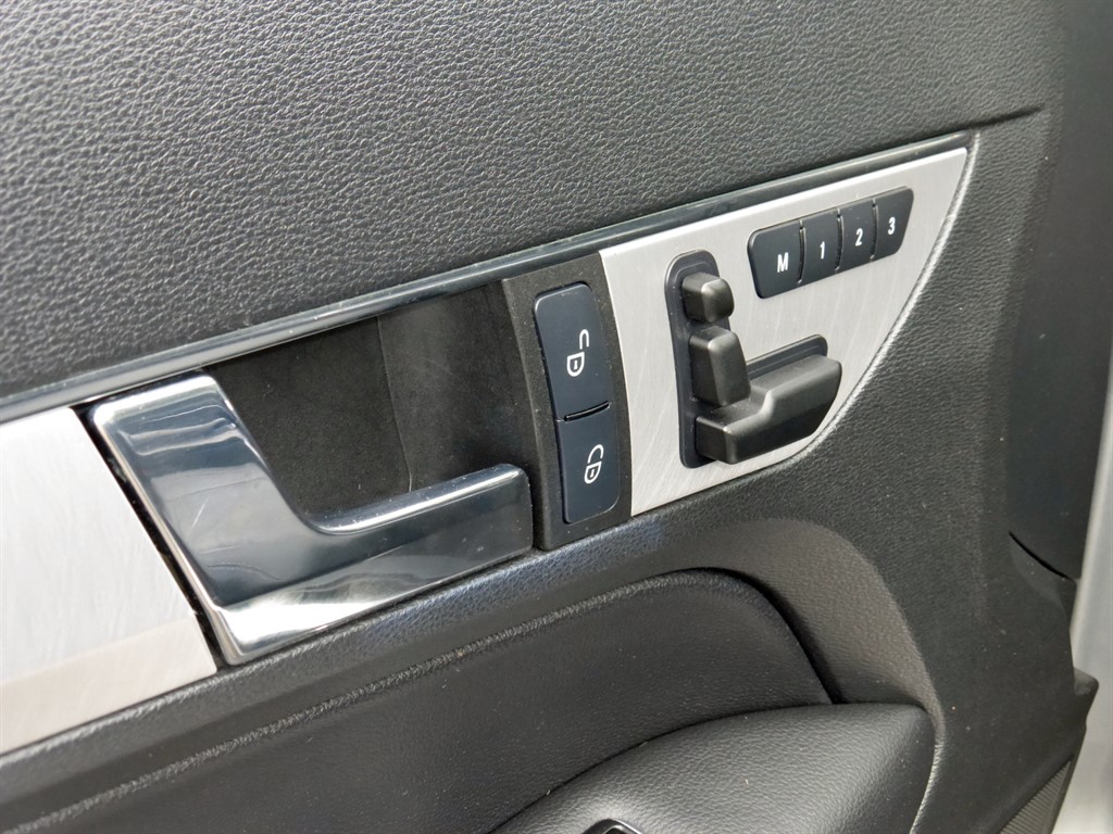 Used Mercedes-Benz E Class 2012 for sale - 76480007: Photo 31