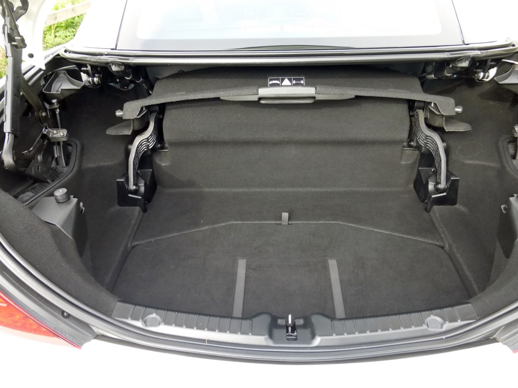 Used Mercedes-Benz SLK 2012 for sale - 76130987: Photo 23