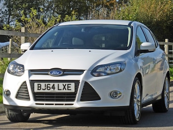 2014 - 1.6 Zetec Navigator 5dr