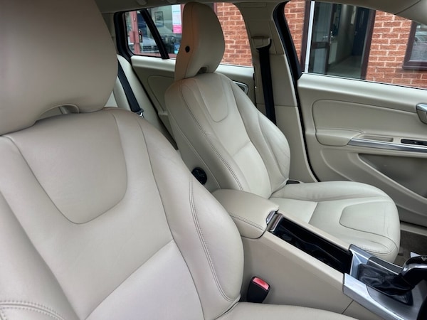 Used Volvo V60 2014 for sale - 76291762: Photo 18