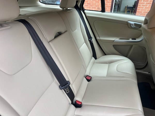 Used Volvo V60 2014 for sale - 76291762: Photo 25
