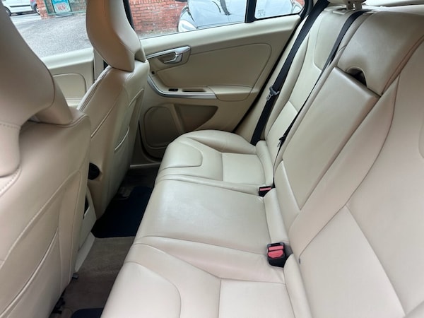 Used Volvo V60 2014 for sale - 76291762: Photo 27