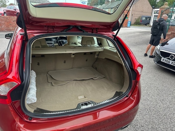 Used Volvo V60 2014 for sale - 76291762: Photo 30