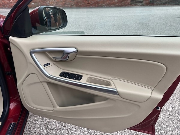 Used Volvo V60 2014 for sale - 76291762: Photo 38