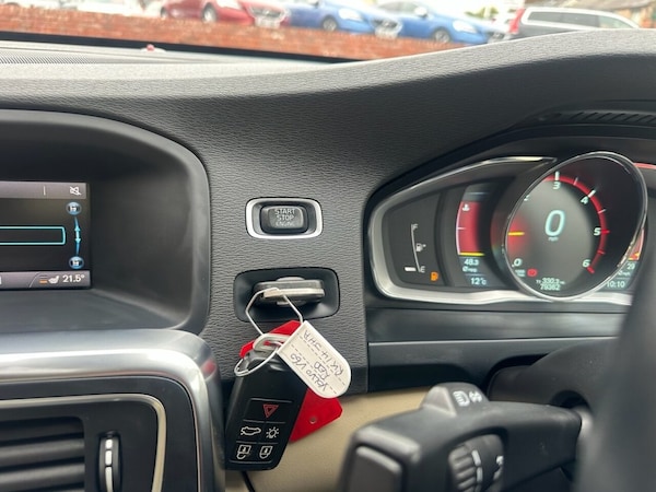 Used Volvo V60 2014 for sale - 76291762: Photo 40