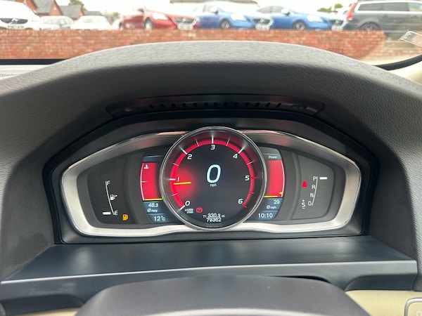 Used Volvo V60 2014 for sale - 76291762: Photo 9