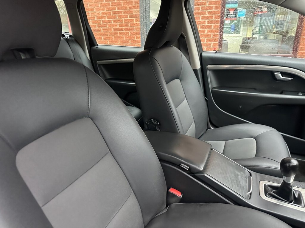 Used Volvo V70 2009 for sale - 77188322: Photo 13