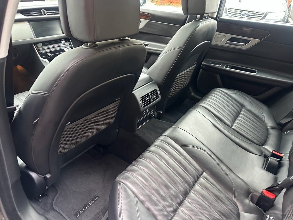 Used Jaguar XF 2017 for sale - 76535540: Photo 11