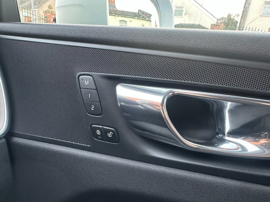 Used Volvo XC60 2017 for sale - 76914712: Photo 41