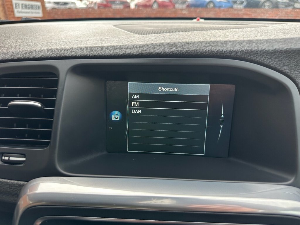 Used Volvo V60 2015 for sale - 76356205: Photo 15