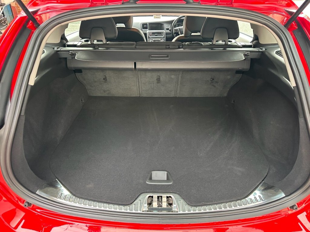 Used Volvo V60 2015 for sale - 76356205: Photo 30