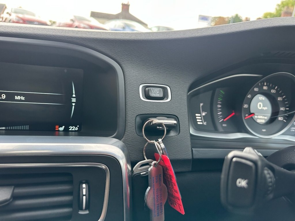 Used Volvo V60 2015 for sale - 76356205: Photo 38