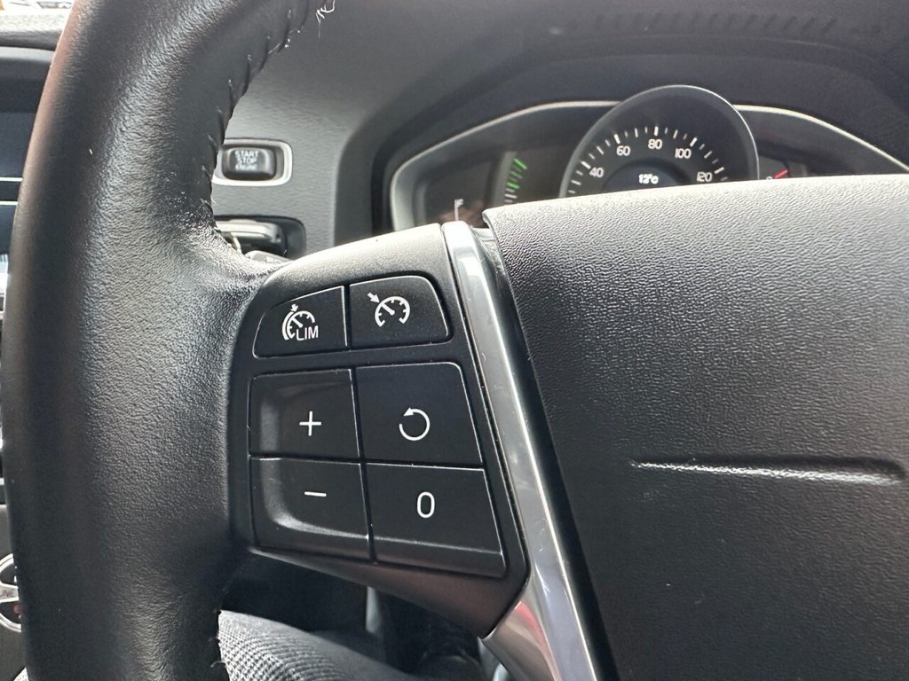 Used Volvo V60 2015 for sale - 76356205: Photo 41