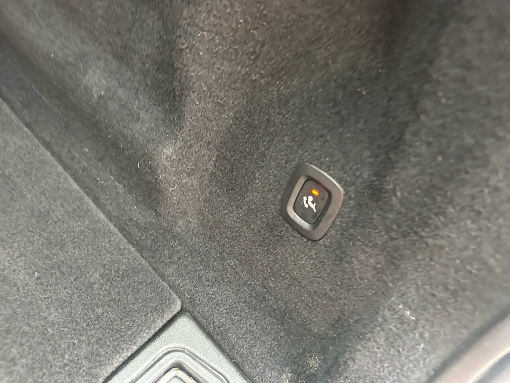 Used Volvo XC60 2018 for sale - 77307394: Photo 32