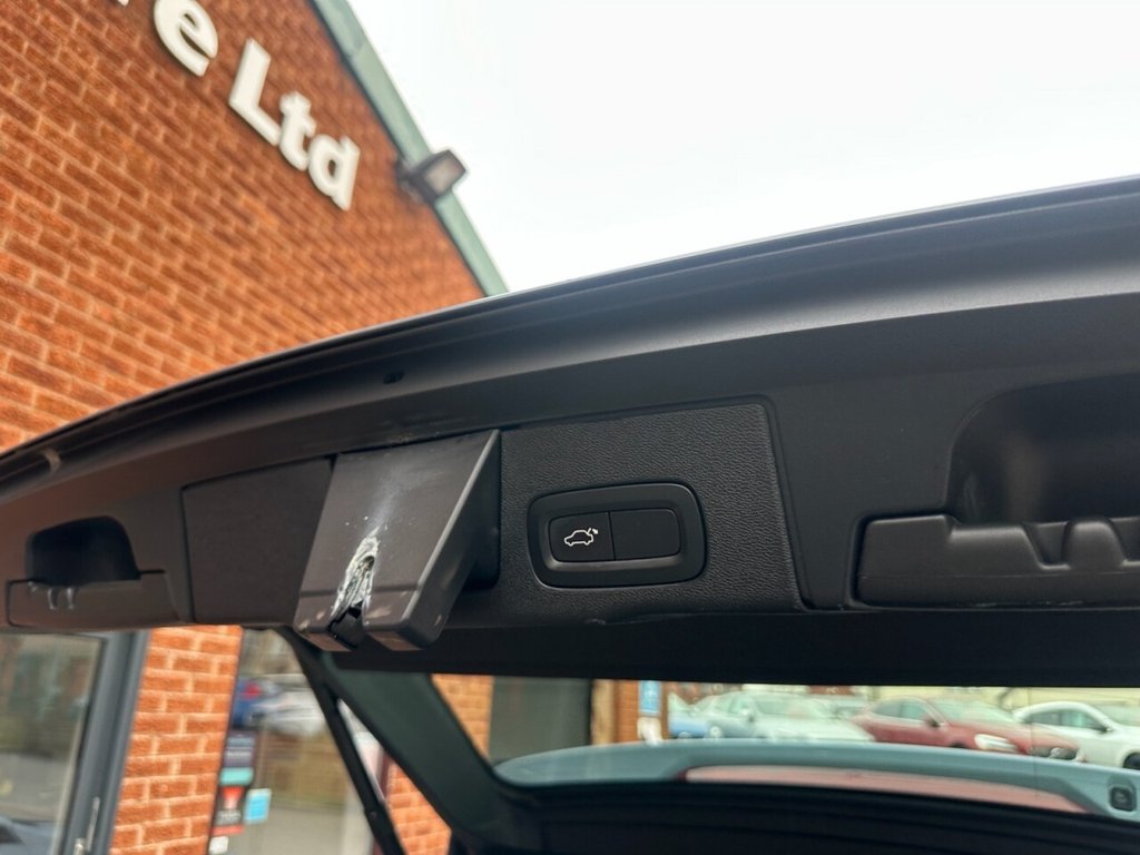 Used Volvo XC60 2018 for sale - 77307394: Photo 33