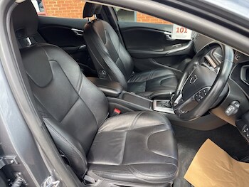 Used Volvo V40 2018 for sale - 78943256: Photo