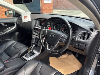 Used Volvo V40 2018 for sale - 78943256: Photo